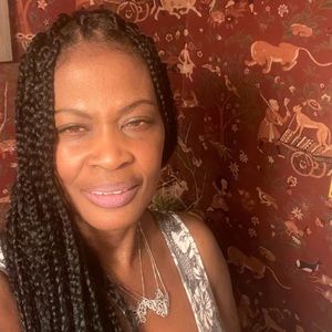 Meet your Posher, Mia